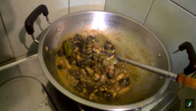 enak prajurit tni ini memasak keong sawah untuk menu makan 039colek chef renatta039