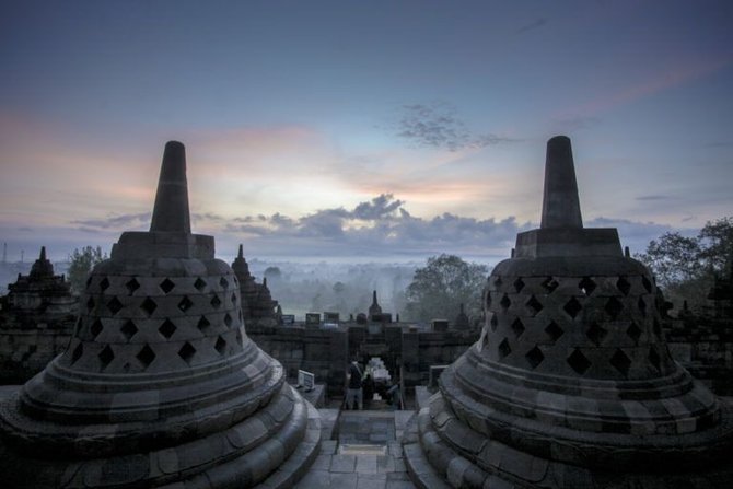 potret megah candi borobudur dan prambanan