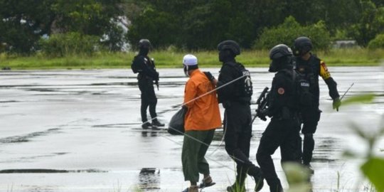 Densus 88 Tangkap 5 Tersangka Terorisme Jaringan JAD di Riau