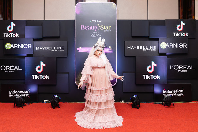 dinzzur terpilih jadi beauty star on tiktok best of maybelline