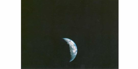 Sejarah 18 September 1977: Foto Pertama Bumi dan Bulan Diambil oleh Voyager 1