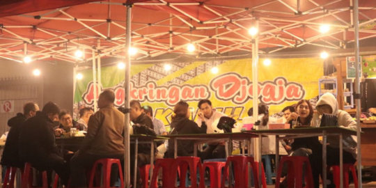 Cocok Buat Malam Minggu, Jalan Lengkong Kecil Jadi Alternatif Surga Kuliner Bandung