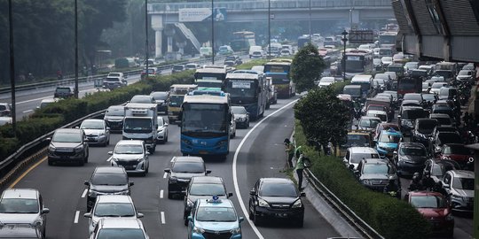 Polda Metro Tunggu Kajian Pengaturan Jam Masuk Kantor Atasi Kemacetan Jakarta