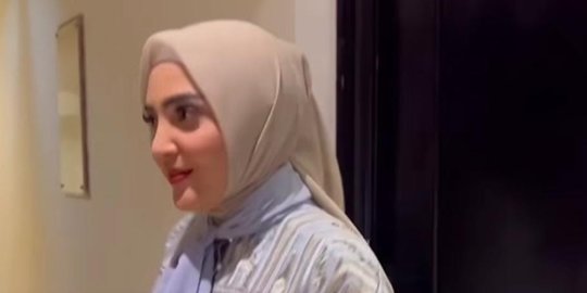 5 Potret Cantik Ashanty Tampil Berhijab, Bikin Pangling dan Buat Netizen Terpana