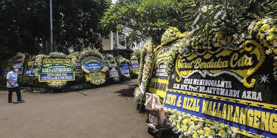 Suasana Rumah Duka Ketua Dewan Pers Azyumardi Azra