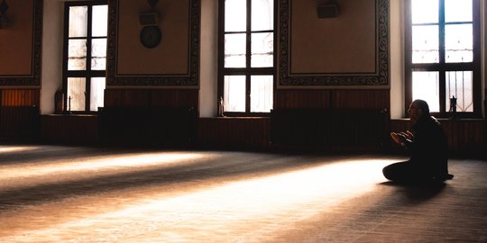 Kandungan dan Tafsir Surah At-Taubah Ayat 105 Lengkap tentang Etos Kerja