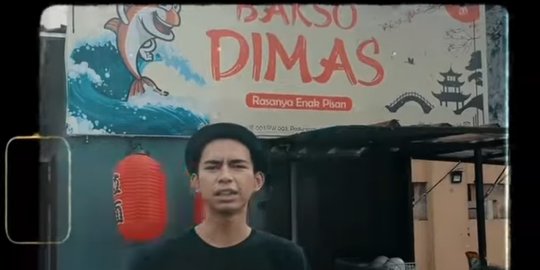 5 Potret Dimas Ahmad Kembali Jualan Bakso, Rombong Bernuansa Jepang