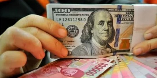 Kekhawatiran Kenaikan Suku Bunga The Fed Bikin Rupiah Melemah ke Rp15.008 per USD