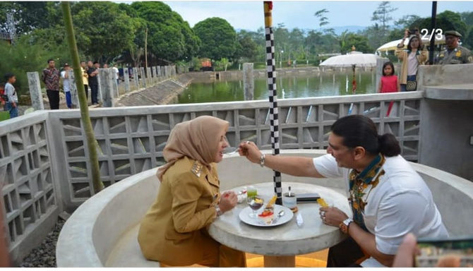 romantis saat ashraff 039sarmila039 suapi sang istri