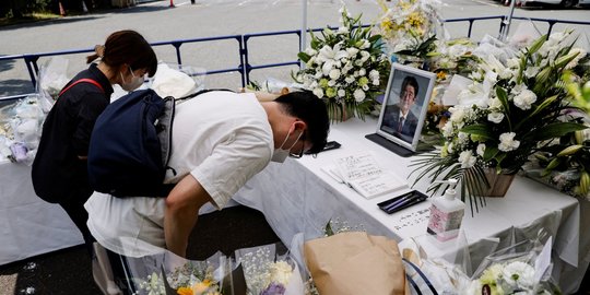 Seorang Pria Jepang Punya Cara Mengerikan untuk Protes Pemakaman Shinzo Abe