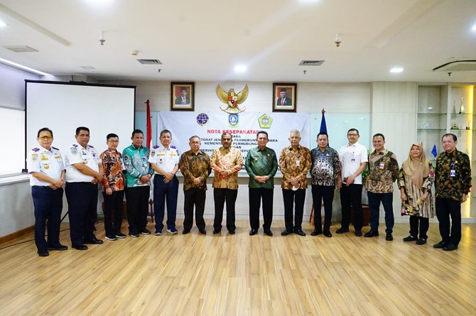 penandatanganan nota kesepakatan tentang pembangunan dan pengembangan bandara rha kabupaten karimun