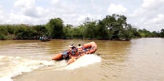 Kapal Pengangkut Bibit Sawit Tenggelam di Sungai Batanghari, 2 ABK Hilang