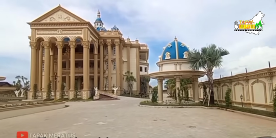 Potret Rumah Mewah Bak Istana Kerajaan Milik Pengusaha Batu Bara, Bikin Melongo Potret Rumah Mewah Bak Istana Kerajaan Milik Pengusaha Batu Bara, Bikin Melongo