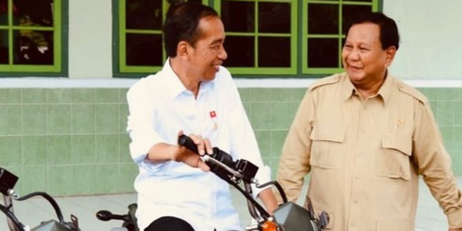 Survei Charta Politika: Mayoritas Publik Tolak Pasangan Prabowo-Jokowi di Pilpres