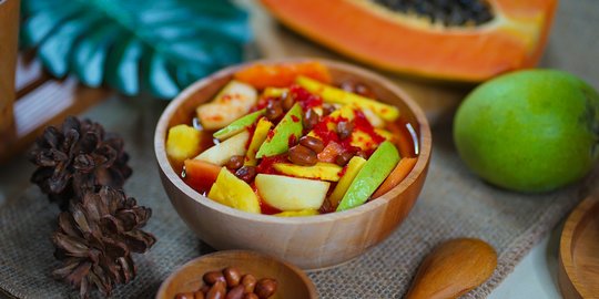 Bikin Tak Sabar Buat Mencobanya, Asinan Buah Campur Ini Begitu Menggoda