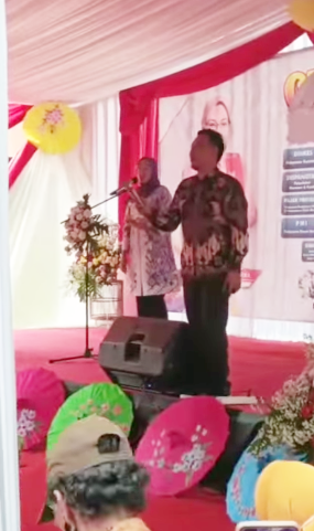 Dedi Mulyadi sues for divorce, a video circulating of his wife singing a song