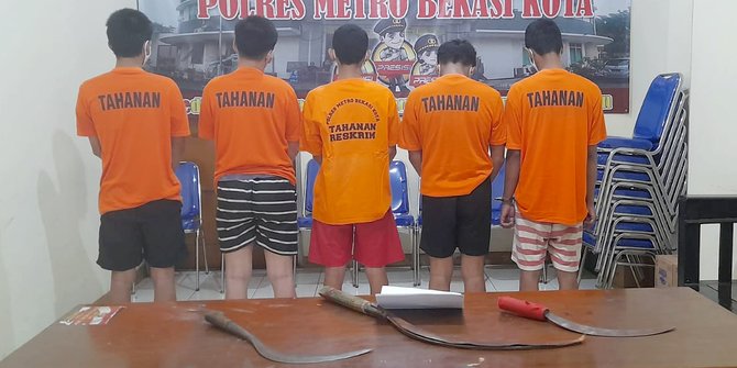 Tawuran di Bekasi, 8 Pelajar Diamankan Bersama 3 Celurit