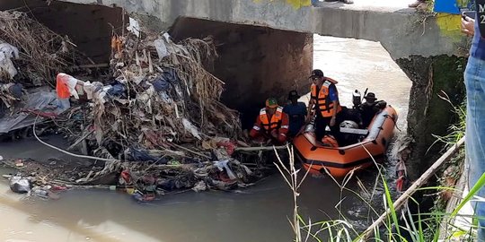 Jaring Sampah di Sungai Selalu Hilang, Ini Langkah Pemkab Bekasi