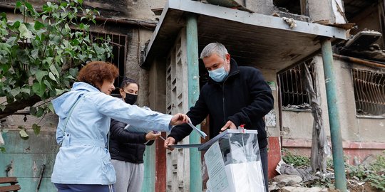 Rusia Datangi Rumah-Rumah Warga Ukraina untuk Referendum