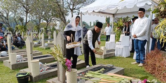 Gelak Tawa Puan Maharani Dengar Johan Budi Nyeletuk 'Dewan Kolonel' saat Tabur Bunga