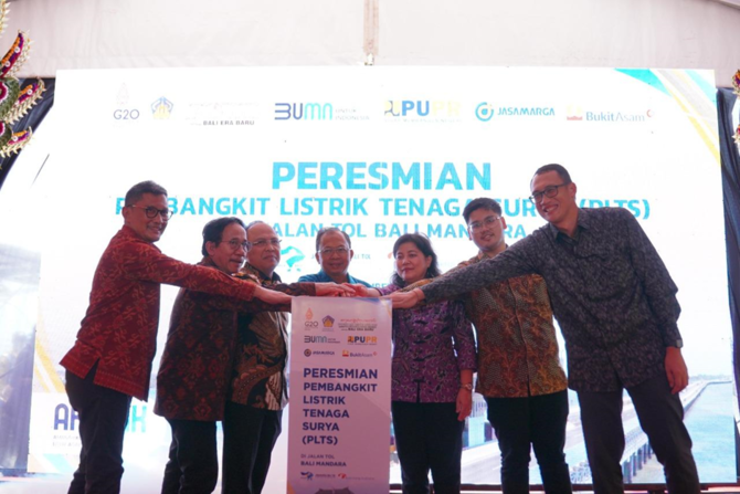 peresmian plts jalan tol bali mandara