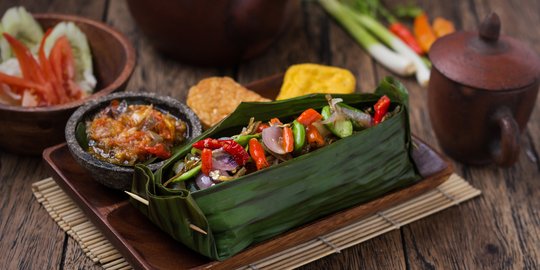 Mau Lauk Cumi Asin atau Ayam Jamur, Nasi Bakar di Jakarta Sama-Sama Bikin Lapar