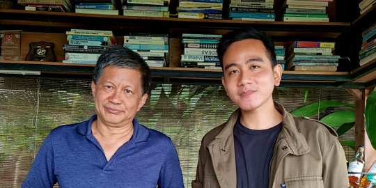 Mengungkap Kunjungan Incognito Gibran ke Rocky Gerung: Pak Kritik Saya dong