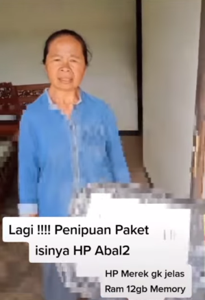 Curiga Isi Paket HP Milik Pelanggan Berbeda, Sikap Kurir Ini Banjir ...