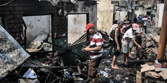 Kebakaran Hanguskan Puluhan Rumah di Menteng