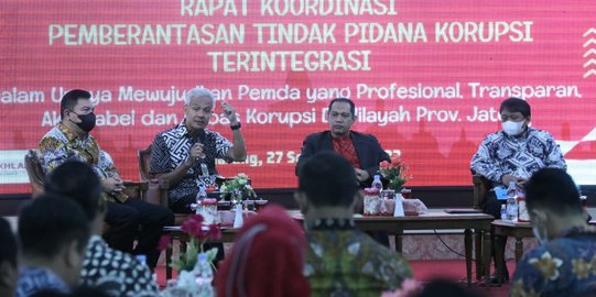 Sebel Sama Mental Korup Pejabat, Ganjar Pranowo Kumpulkan Bupati Se-Jateng