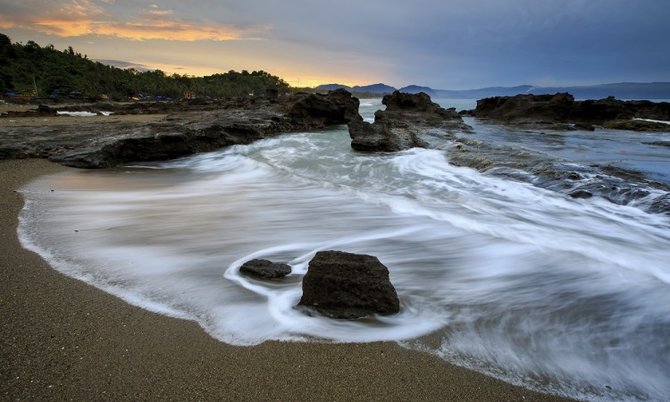 wisata pantai di jawa barat