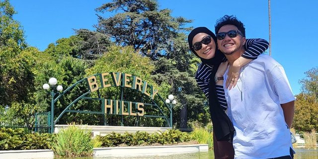 Sweet! Momen Omesh dan Dian Ayu 'Ngedate' di Amerika Serikat, Romantis Banget!