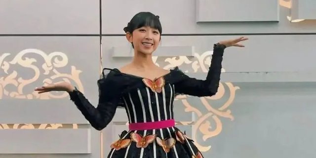Hari Batik Nasional, Begini Potret Sederet Idol Korea Tampil Kece Pakai Baju Batik
