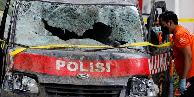 Tim INAFIS Periksa Kerusakan Pasca Kericuhan di Stadion Kanjuruhan