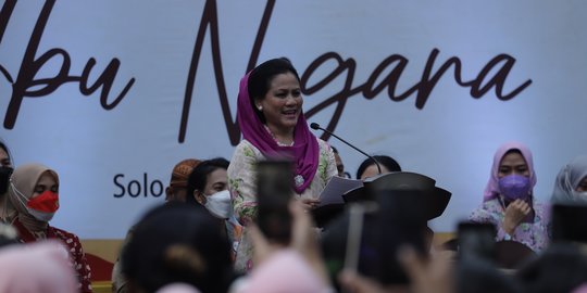 Iriana Ajak Perempuan Indonesia Kenakan Kebaya dalam Kegiatan Sehari-hari