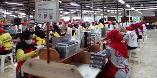 Saat Para Puan Jadi Tonggak Ekonomi dari Industri Rokok Kretek