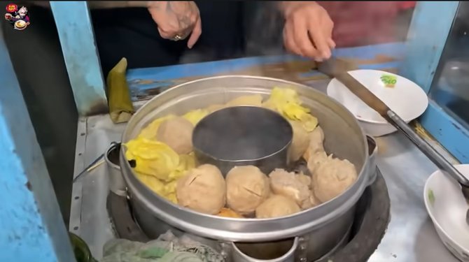 Banyak Yang Enggak Bayar Penjual Bakso Ini Setiap Ada Pembeli Selalu