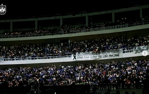 solidaritas suporter semarang untuk korban tragedi kanjuruhan