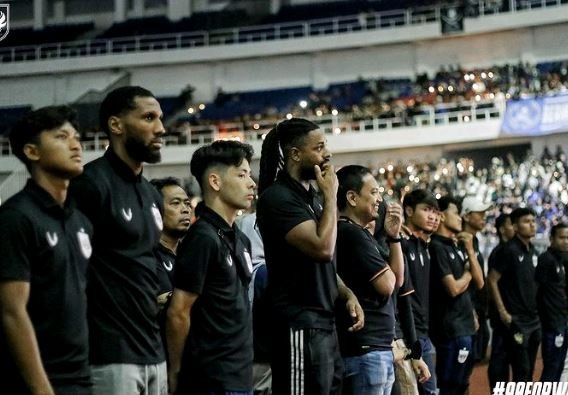 solidaritas suporter semarang untuk korban tragedi kanjuruhan