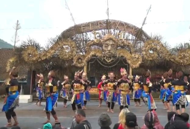 keseruan festival lima gunung