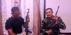 Eks Kombatan GAM Serahkan 2 Pucuk Senjata Api ke TNI