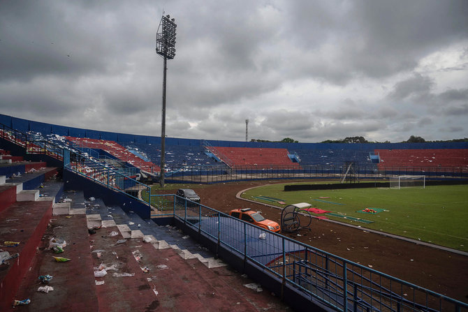 pintu 13 dan saksi bisu tragedi maut di stadion kanjuruhan