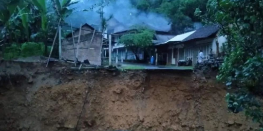 12 Kecamatan di Pacitan Longsor, Puluhan Rumah dan Jembatan Rusak