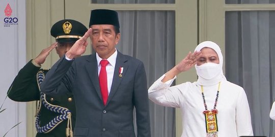 Jokowi Pimpin Upacara HUT TNI di Istana Merdeka