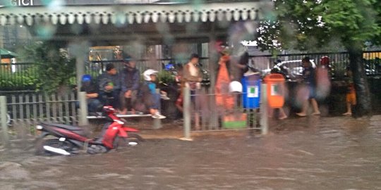 Banjir Masih Rendam 4 Titik di Jakarta, 361 Jiwa Mengungsi