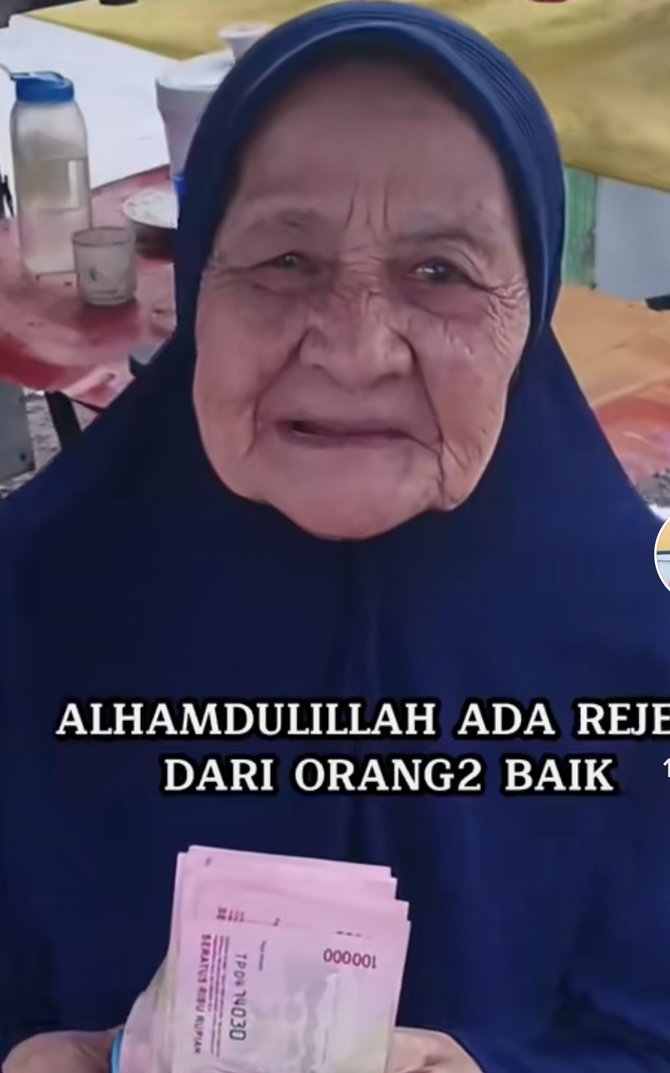 viral nenek jualan batagor di usia 78 tahun menangis saat dagangan diborong