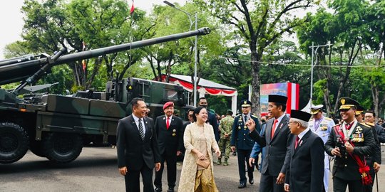Saksikan Defile Alutsista, Jokowi: Bentuk Kesiapan TNI Hadapi Perubahan Geopolitik