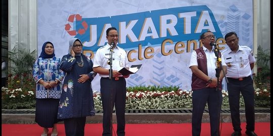 Anies Jelaskan Proses Kerja Jakarta Recycle Center, Mampu Kurangi Sampah 70%