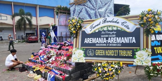 Persebaya dan Arema FC Sepakat Mengakhiri Perselisihan Bonek dan Aremania: Bendera Perdamaian Berkibar