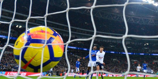 5 Suasana Pertandingan Sepak Bola di Era Penjajahan Belanda, Aman dan Tertib